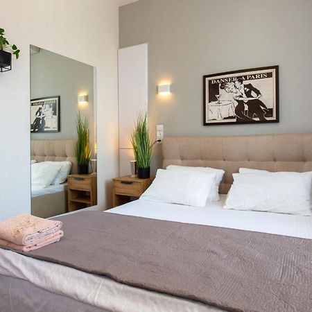 Modern Studio Beside Metro Yaroslava Mudroho, Universytet - Chernyshevska Str 95-7 Харков Екстериор снимка
