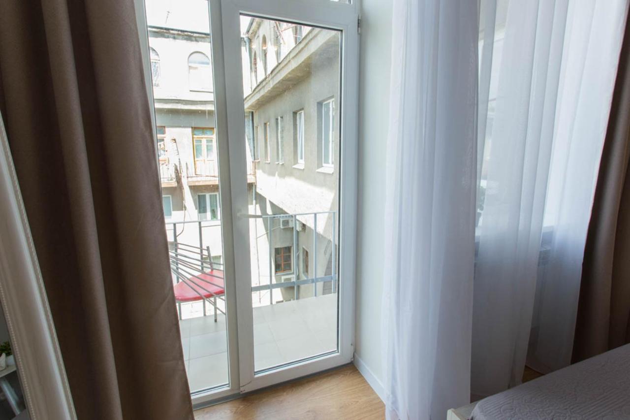 Modern Studio Beside Metro Yaroslava Mudroho, Universytet - Chernyshevska Str 95-7 Харков Екстериор снимка