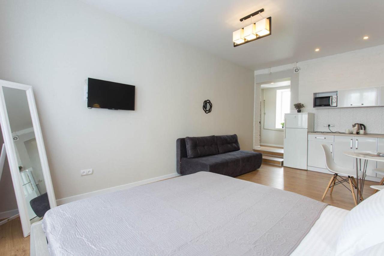 Modern Studio Beside Metro Yaroslava Mudroho, Universytet - Chernyshevska Str 95-7 Харков Екстериор снимка